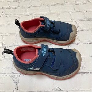 Keen Hiking Sneakers